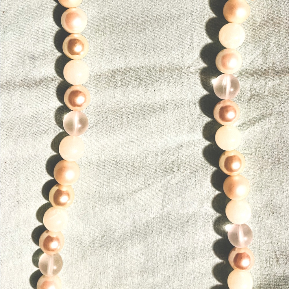 Faux pearl gold tone and white bead necklace vintage